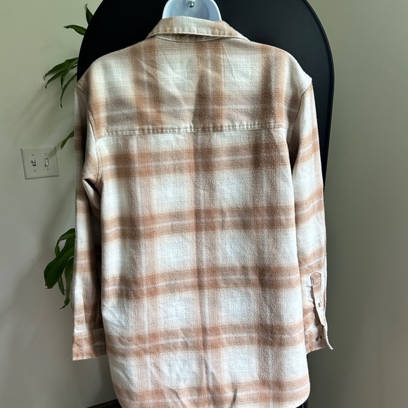 Abercrombie & Fitch Plaid Oversized Shacket - Picture 9 of 10